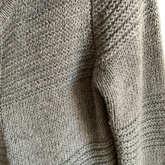 American Eagle Outfitters | Long Grey Cardigan - Picture 4 of 13